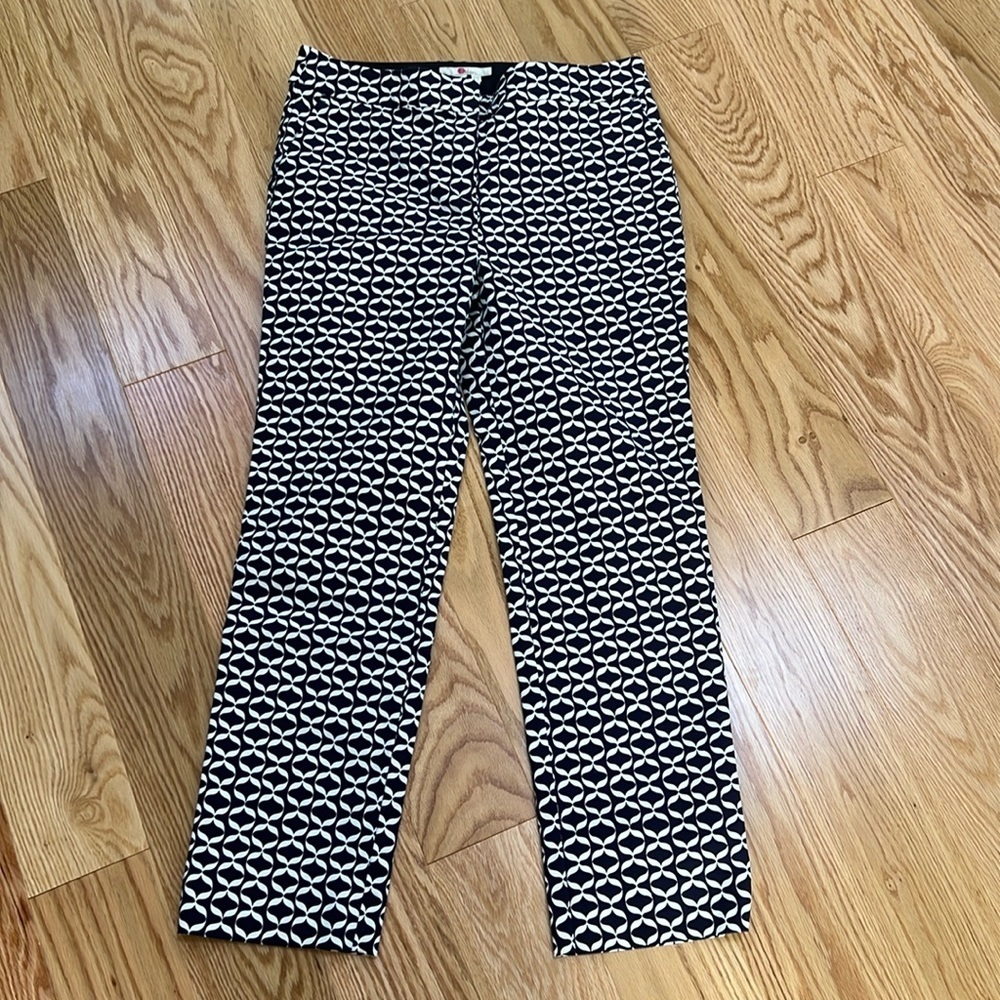 Boden 8R, navy blue with white printed cotton pants.